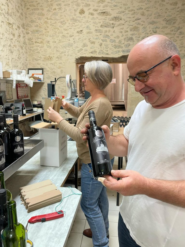 mise-en-bouteille-chateau-roc-de-levraut-vignobles-ballarin-sauveterre-guyenne-vin-rouge-bordeaux